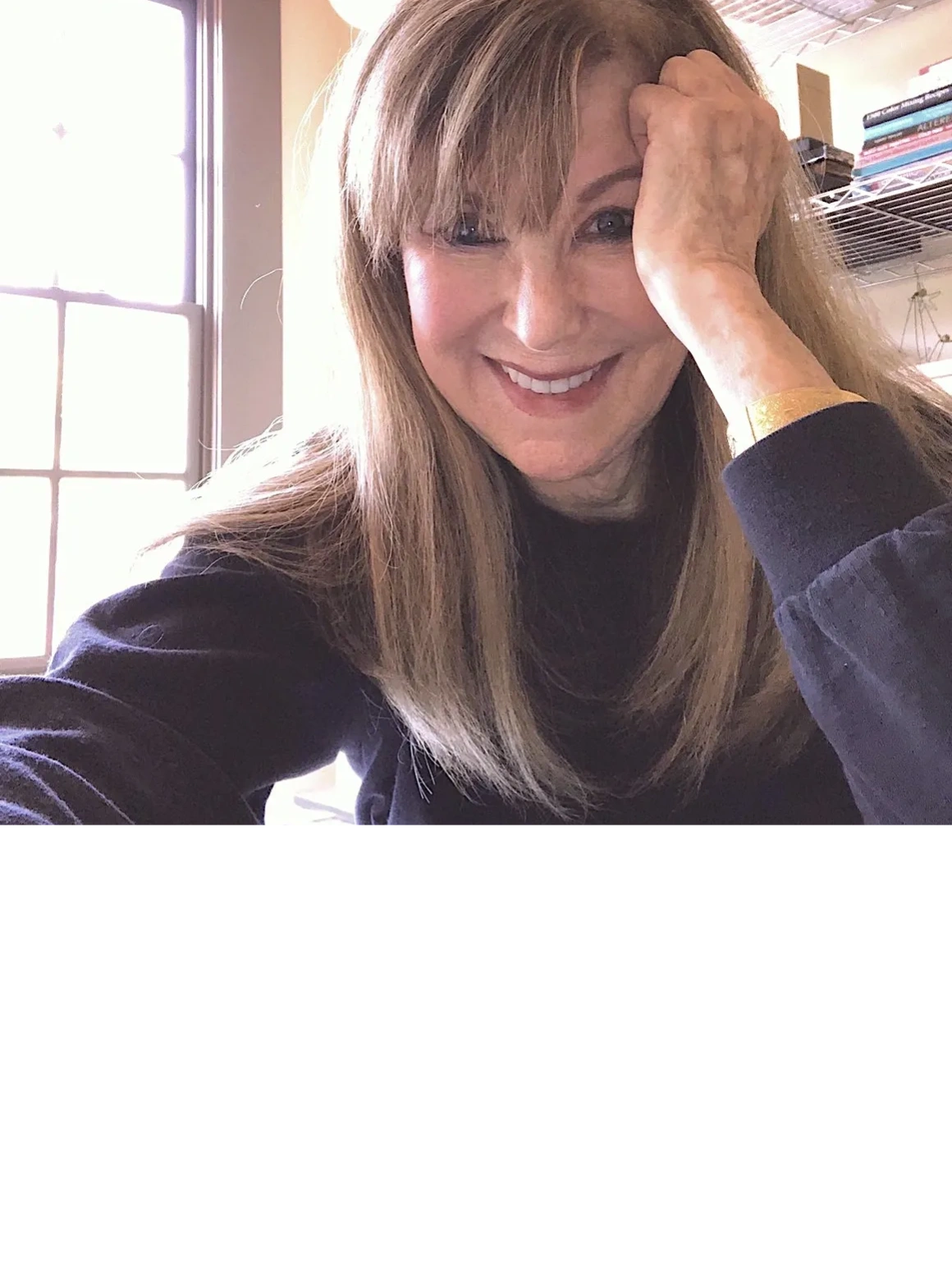 I am a creative designer and writer passionate about sharing my thoughts and ideas with others.