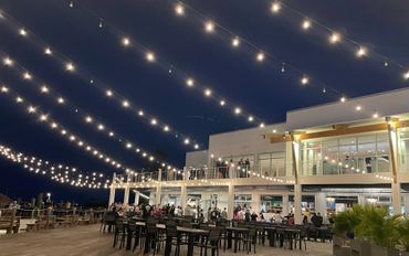 Host a perfect night wedding with beautiful fairy lights that line the night sky. Under the stars