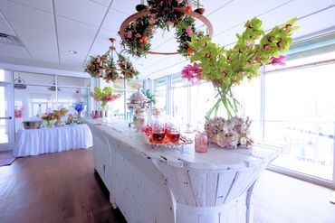 Get married during any season with this indoor outdoor venue. Perfect for brides and grooms.