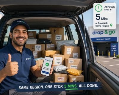 Delivery person shows thumbs up with parcels and app.