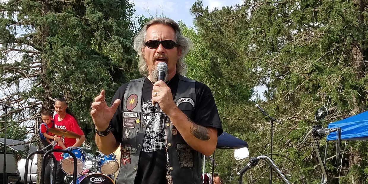 Picture of Pastor David preaching