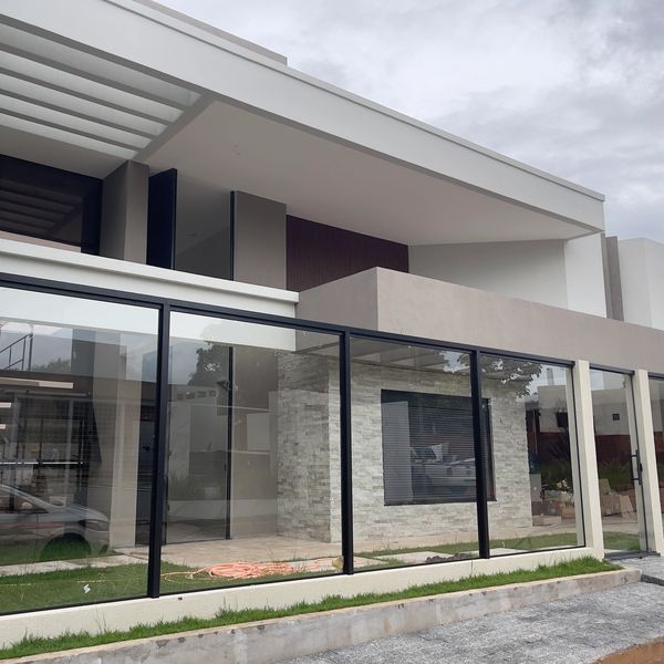 Vidro temperado, Box para banheiro, Portas em vidro. Espelhos decorativos, Fachadas em vidro