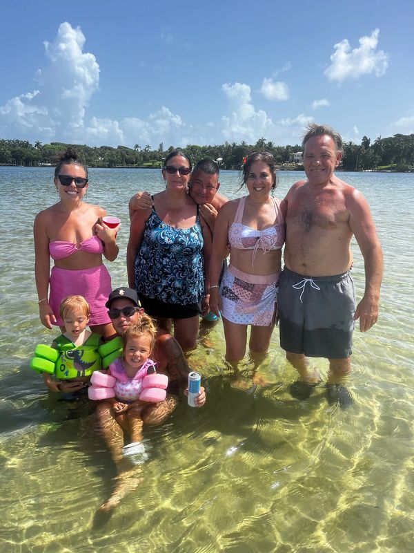 kids floats, jupiter florida, family picture