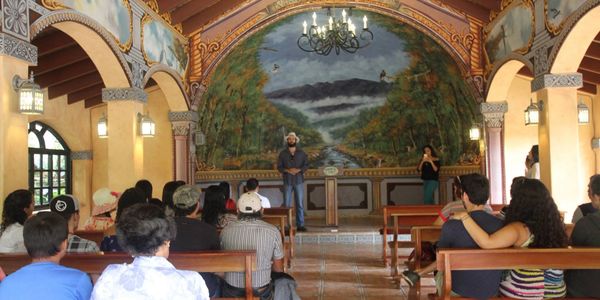 Valle Escondido Chapel
students of all ages 
la vida organica
Travis Taliaferro receiving students