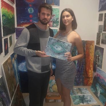 Travis Taliaferro Giving ART in Panama