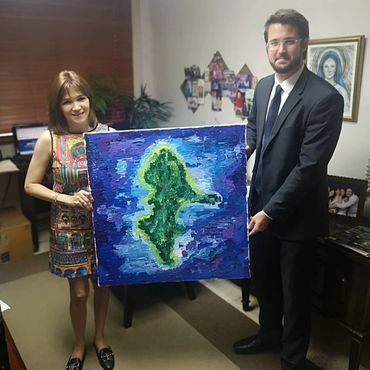 Travis Taliaferro Giving ART in Panama