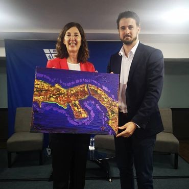 Travis Taliaferro Giving ART in Panama