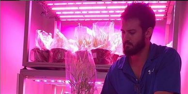 Hydroponic Production of La Vida Organica
Travis Taliaferro receiving student
AgroTourism in Panama