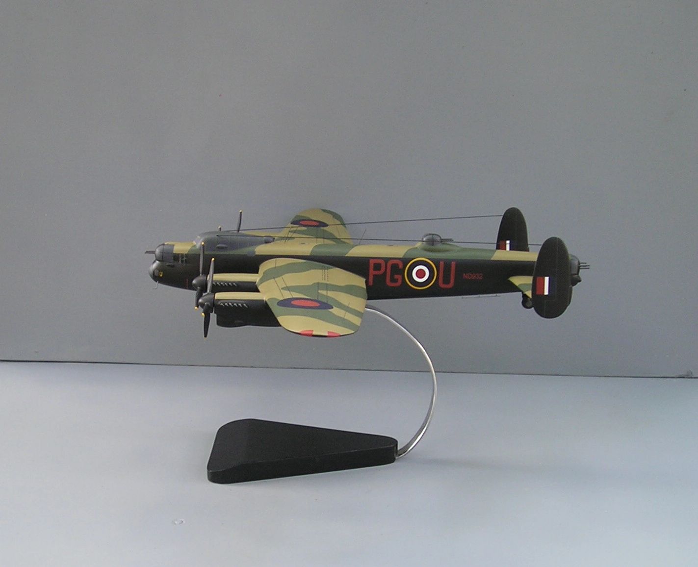 Avro Lancaster desktop model