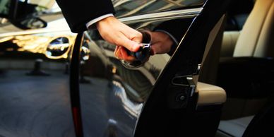 Airport transfers Swindon. Executive chauffeurs Swindon Wiltshire. Airport Cars Swindon