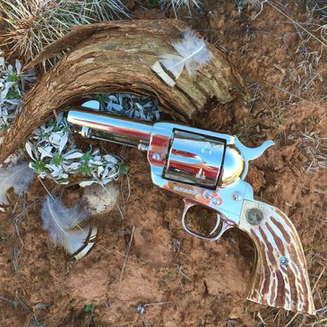 3.5” Colt SAA, nickel with Ejector in 45 Colt.