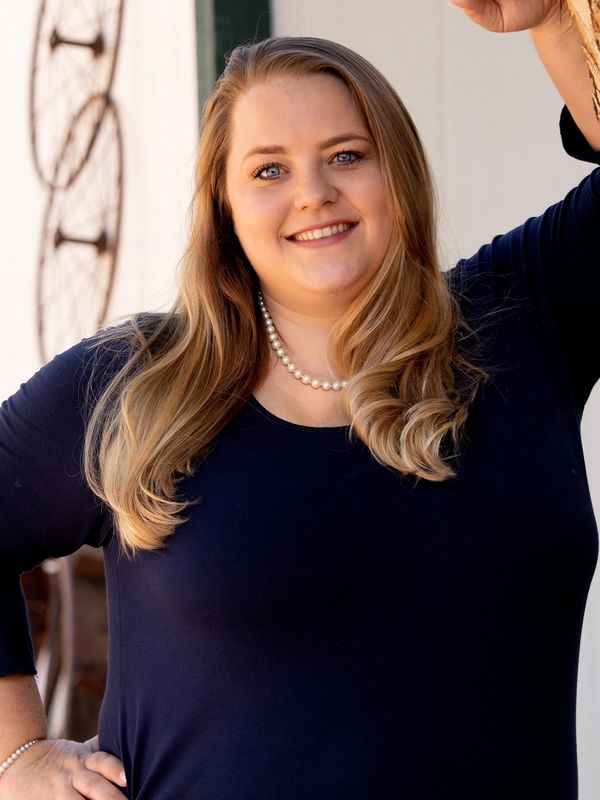 Alyssa Hartman - Bookkeeping, Accounting, QuickBooks, Payroll