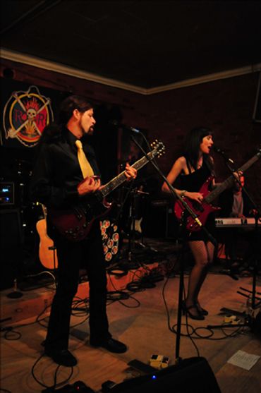 The RXR band playing at Mama LLama in Weaverville, Ca. With Glenn Sawyer on keys.