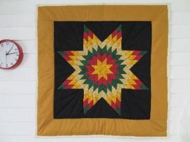 OFFICIAL SITE Diane's Native American Star Quilts.  https://www.dianesnativeamericanstarquilts.net