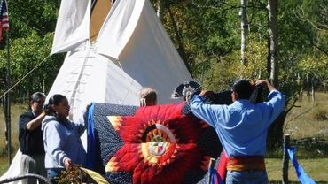 OFFICIAL SITE Diane's Native American Star Quilts.  https://www.dianesnativeamericanstarquilts.net