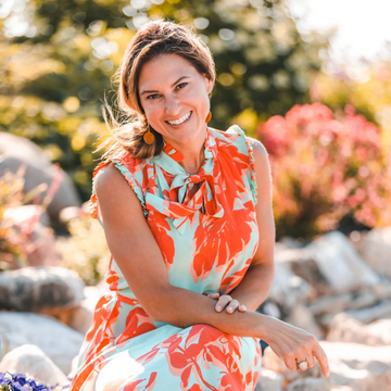 Dia Zent smiling outside