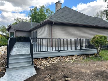 reiter-homes-custom-deck-cedar-falls.jpg