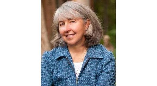 Dr. Karen Wyatt is a family physician who has spent her 25 year medical career working with patients