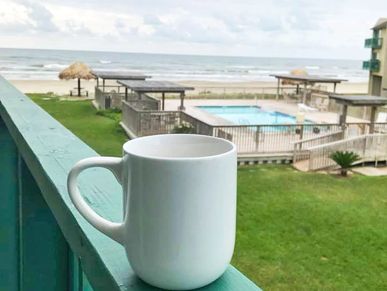 Beach View Balcony
Unit Contents and Supplies