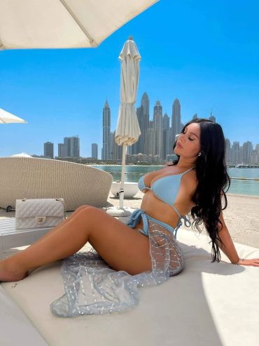 Louise Ella Aesthetic Visuals - Kallyz Action Model - Premium Style Edit