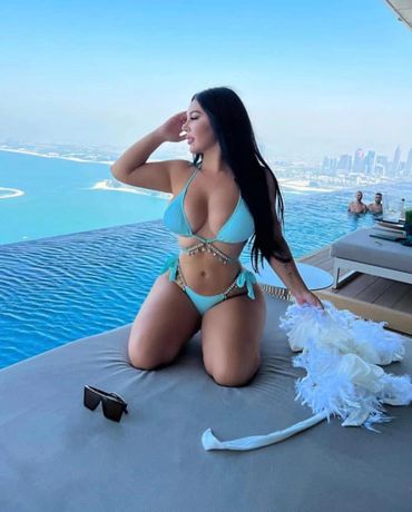 Louise Ella Curvy Glamour - Kallyz Elite Selection - Luxury Fashion