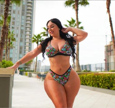 Louise Ella Curvy Glamour - Kallyz Elite Selection - Luxury Fashion