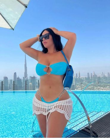 Louise Ella Aesthetic Visuals - Kallyz Action Model - Premium Style Edit