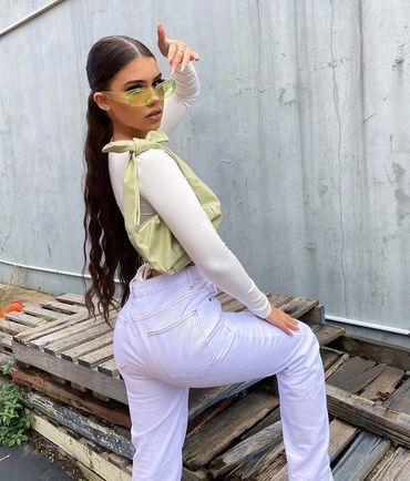 Leah Halton Fashion Style - Kallyz Elite Selection - Viral Beauty Trends