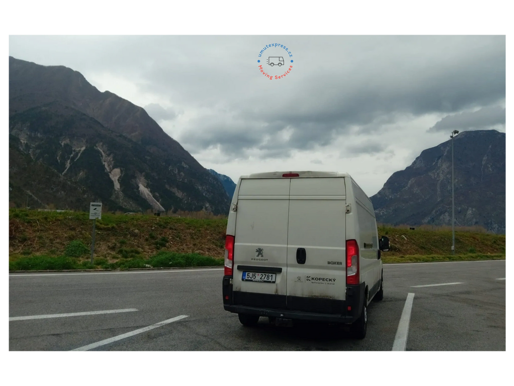 moving from czechia to italy