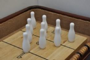 Shuffleboard Bowlling Game