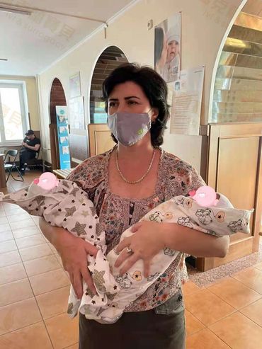 乌克兰代孕出生的双胞胎