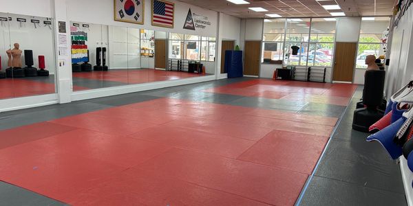 Spacious, matted training area for Taekwondo