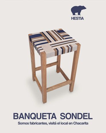 Banqueta alta de diseño en madera para barra o desayunador de cocina o living.