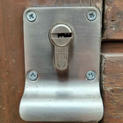 anti snap lock fitted by locksmith leeds mobilels ltd after a burglary to upgrade security.