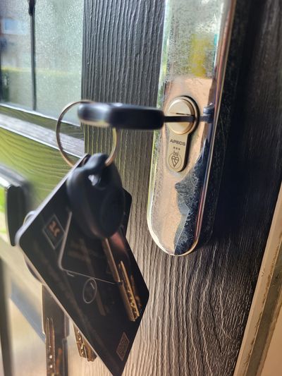 popalock service in Leeds if you are locked out of house