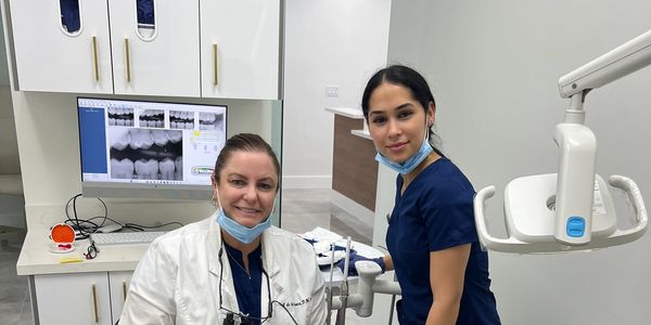 Dr. Vivia