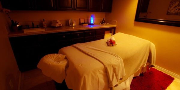 Manhattan Outcall Massage To Your Home Or Hotel, Massage By American Masseuse, 24/7 Massage