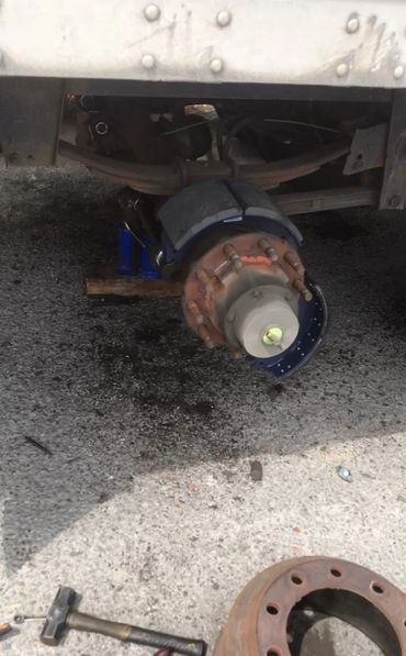 truck and trailer brakes on commercial truck