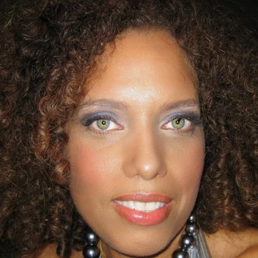 EKAYANI CHAMBERLIN is an actress, singer, songwriter, poet, author, holistic health pioneer, and for