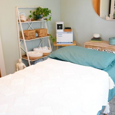 Acupuncture by Jana treatment room.