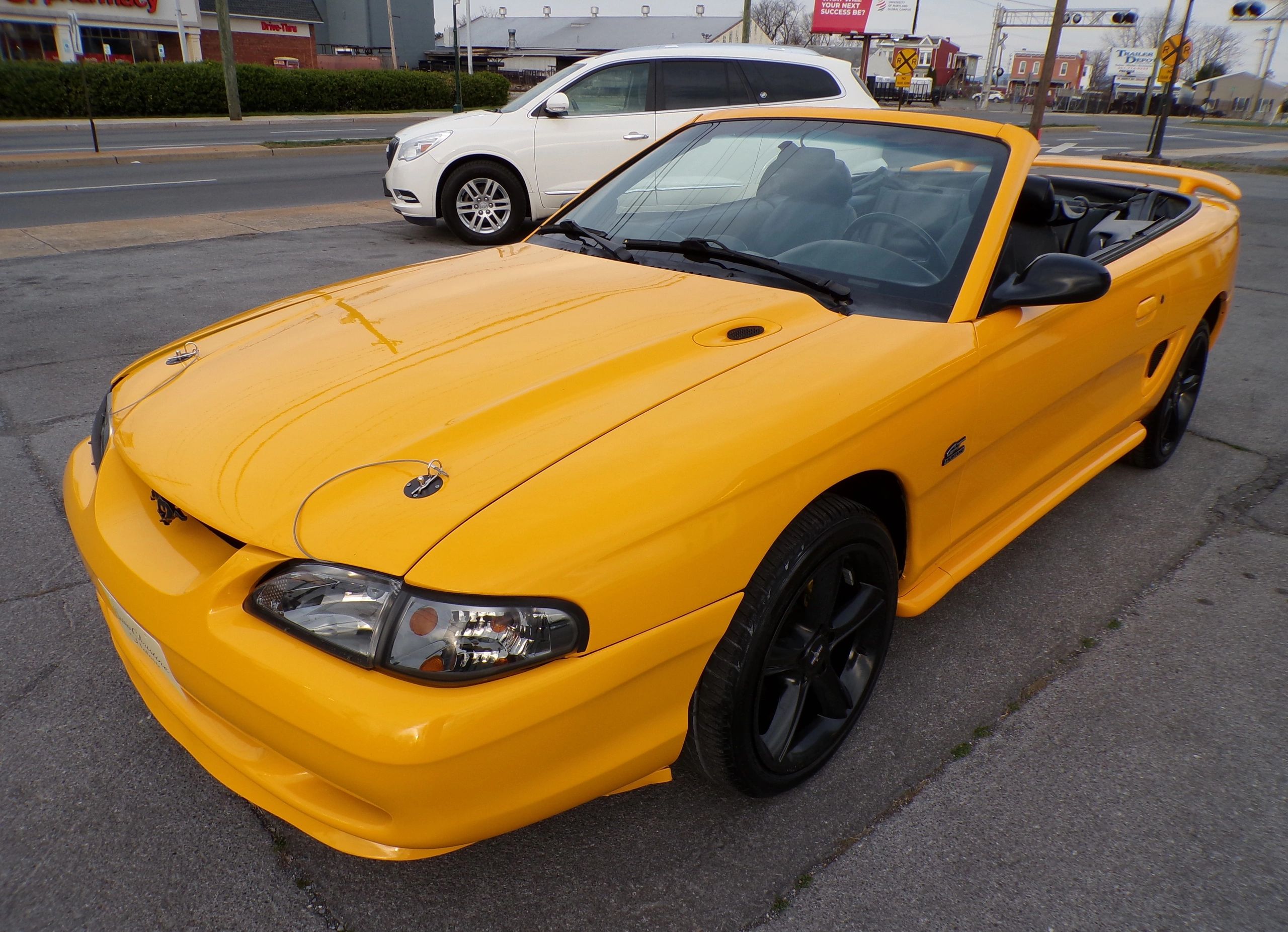 1995 Ford Mustang's photo