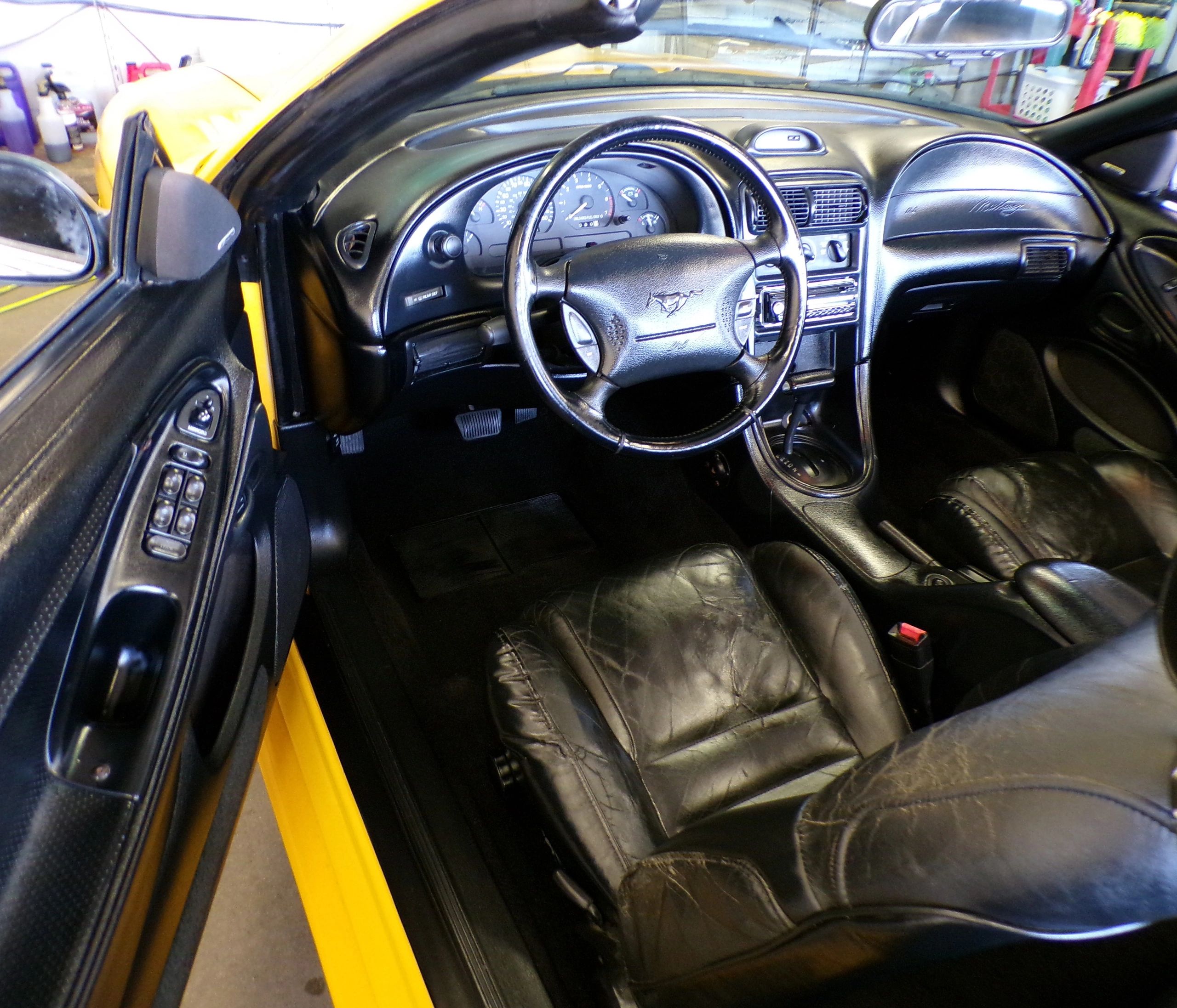 1995 Ford Mustang - Photo 12