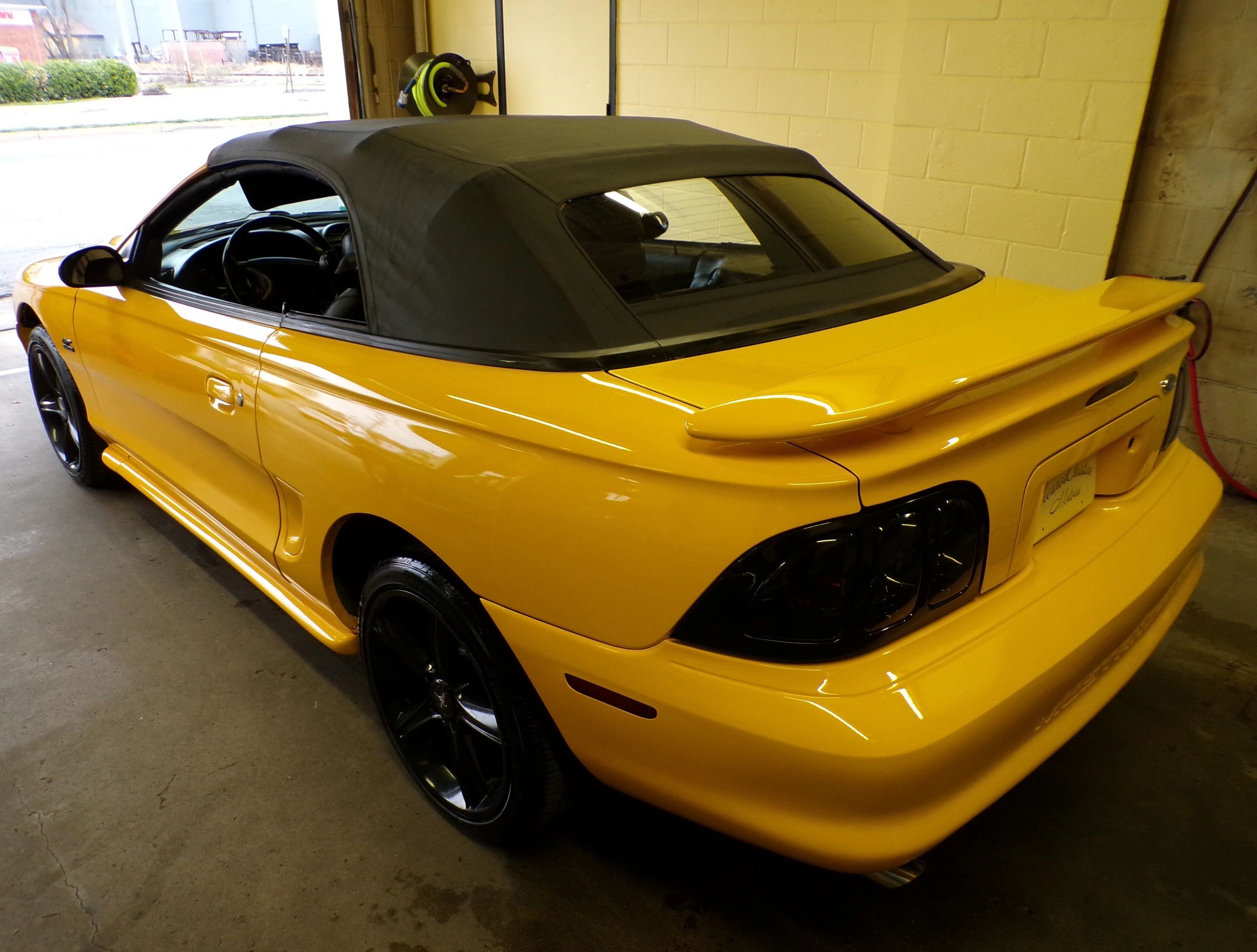 1995 Ford Mustang - Photo 10