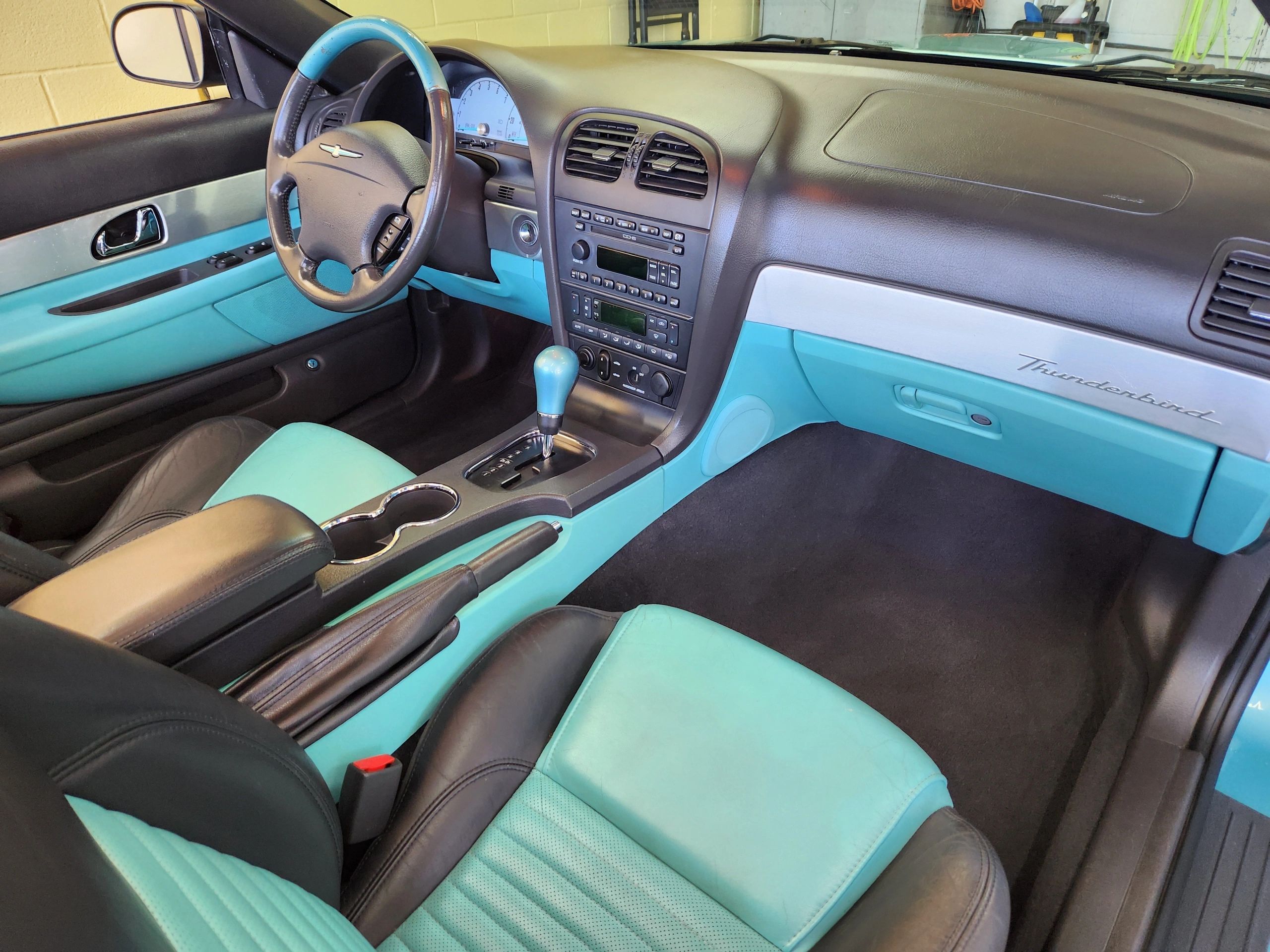 2002 Ford Thunderbird Deluxe - Photo 17