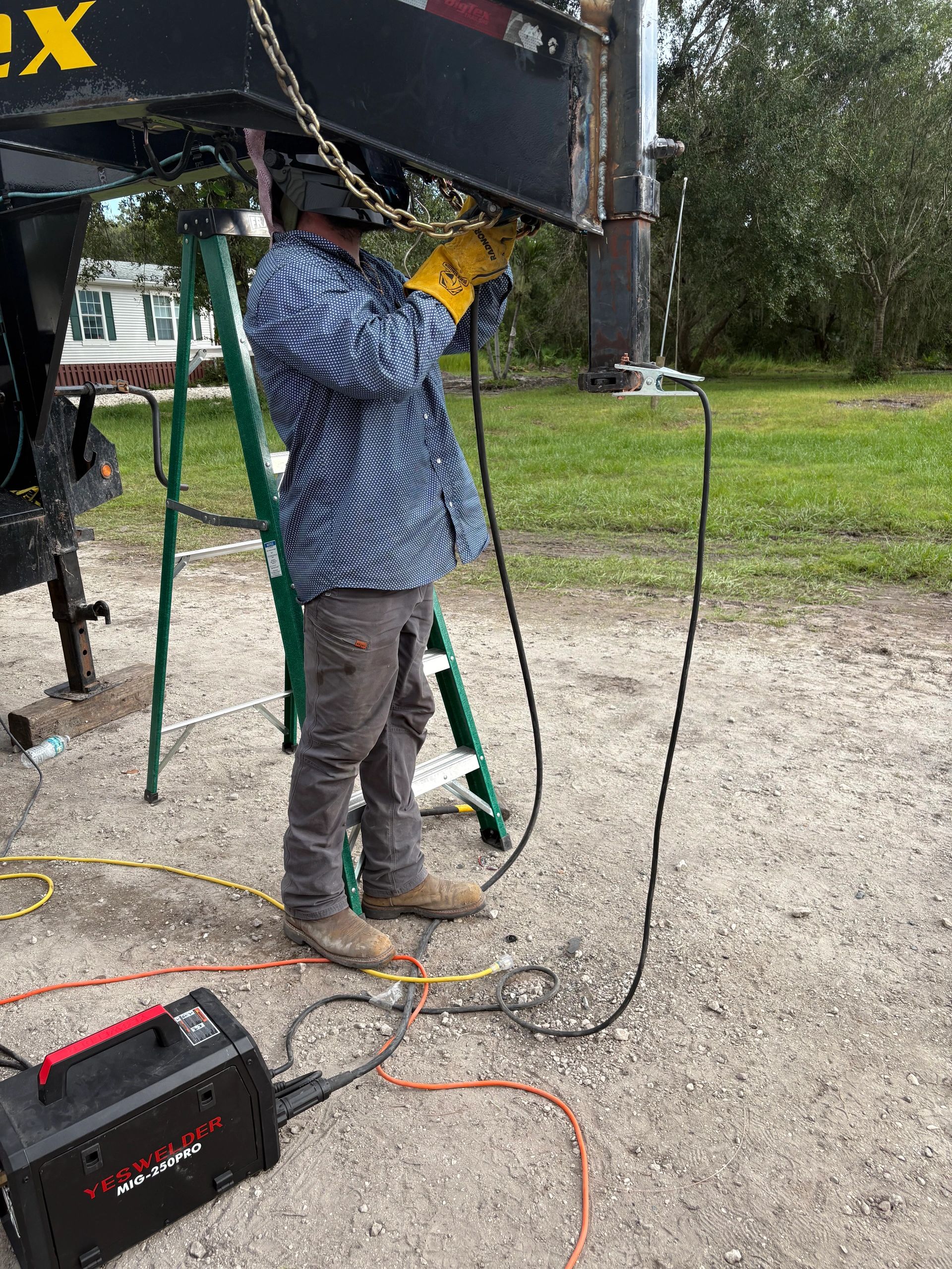 Welding heavy duty trailer hitch
