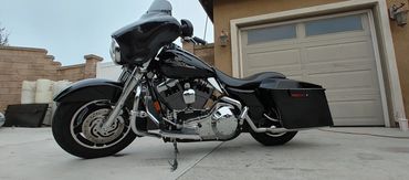 motorcycle detail
bike detail
Harley detail
chrome polish
metal polish