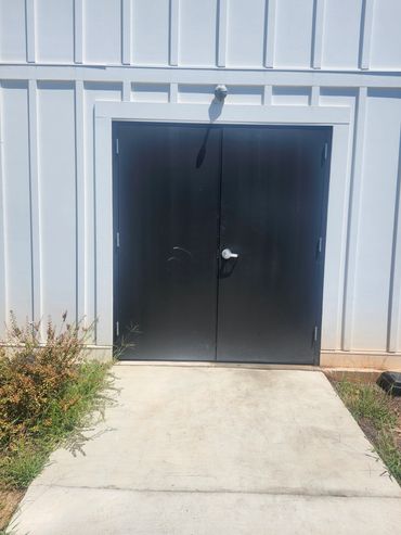 Commercial lock replacement completed by FUNNY PINES Locksmith. The old commercial lock was remove