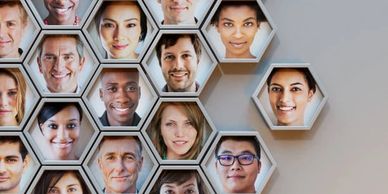 Distintos rostros que hacen gestión de citas para sus servicios profesionales en Be Smart