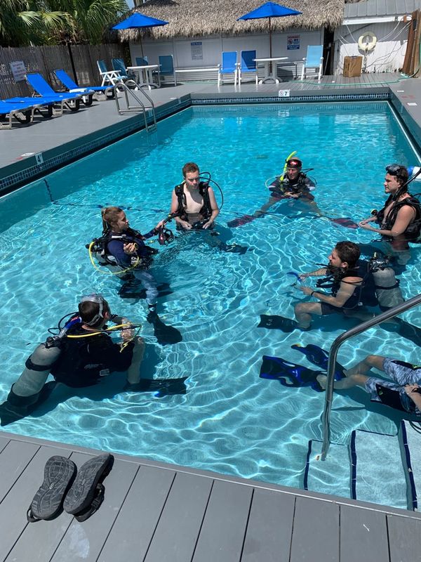 hotel pool scuba diving training florida keys