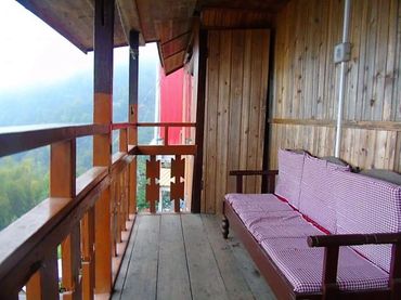 Homestays In Kolakham Hotels